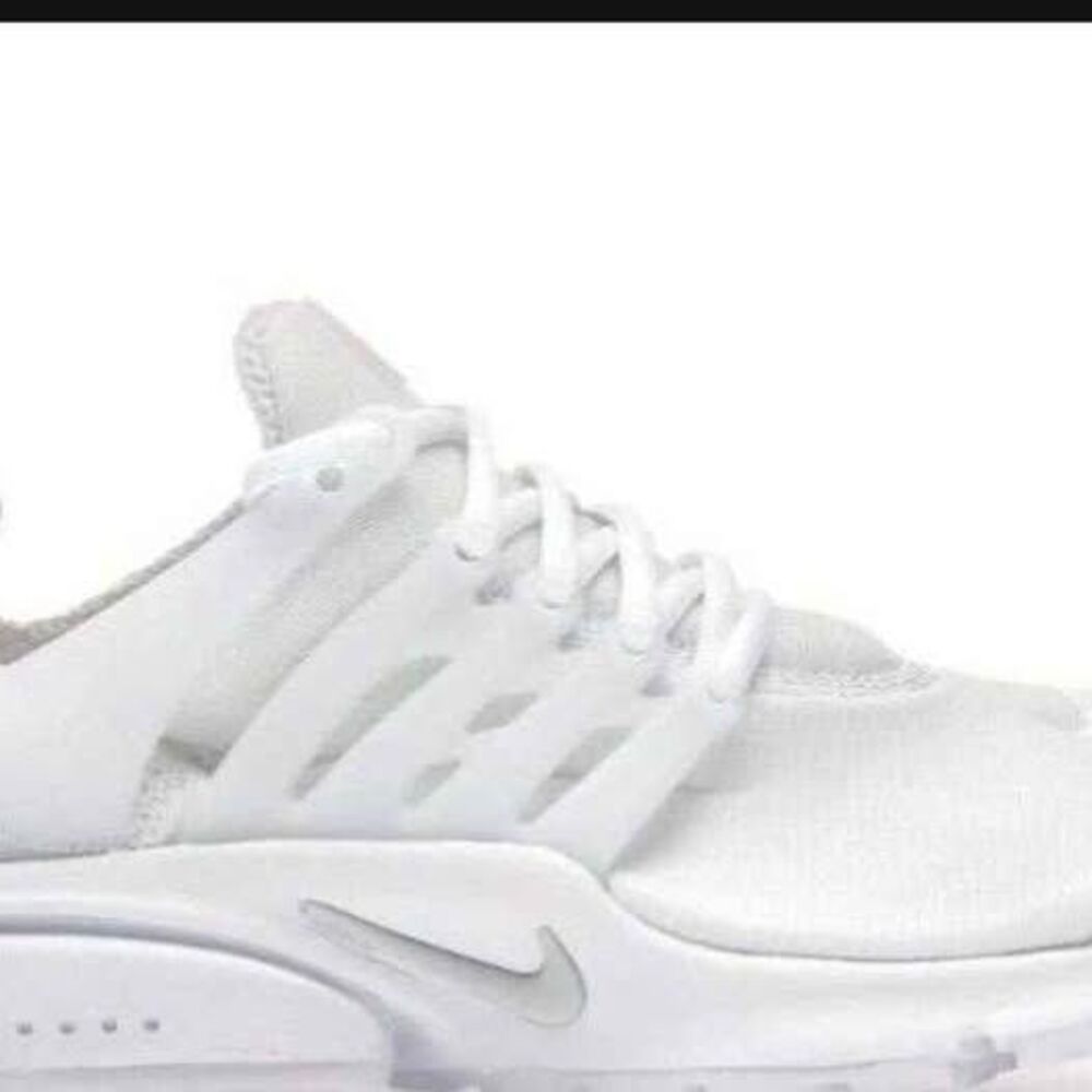 The White Nike Air Presto Shoes - Women's Size 6